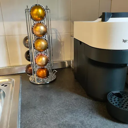 Isola Metro 20m Modern Balcony Arthome דירה מילאנו