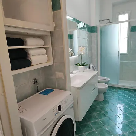 Isola Metro 20m Modern Balcony Arthome דירה *