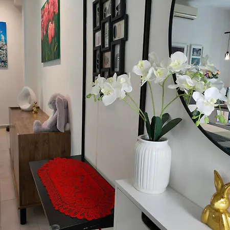 Isola Metro 20m Modern Balcony Arthome דירה *